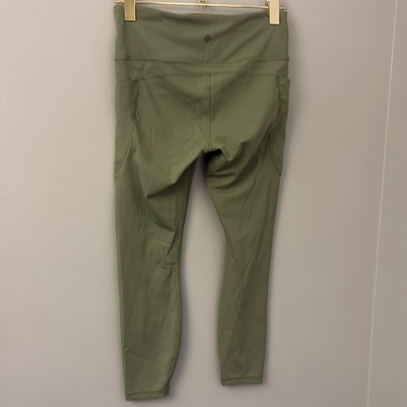 Athleta ULTIMATE STASH POCKET 7/8 TIGHT SIZE MED - Picture 5 of 7